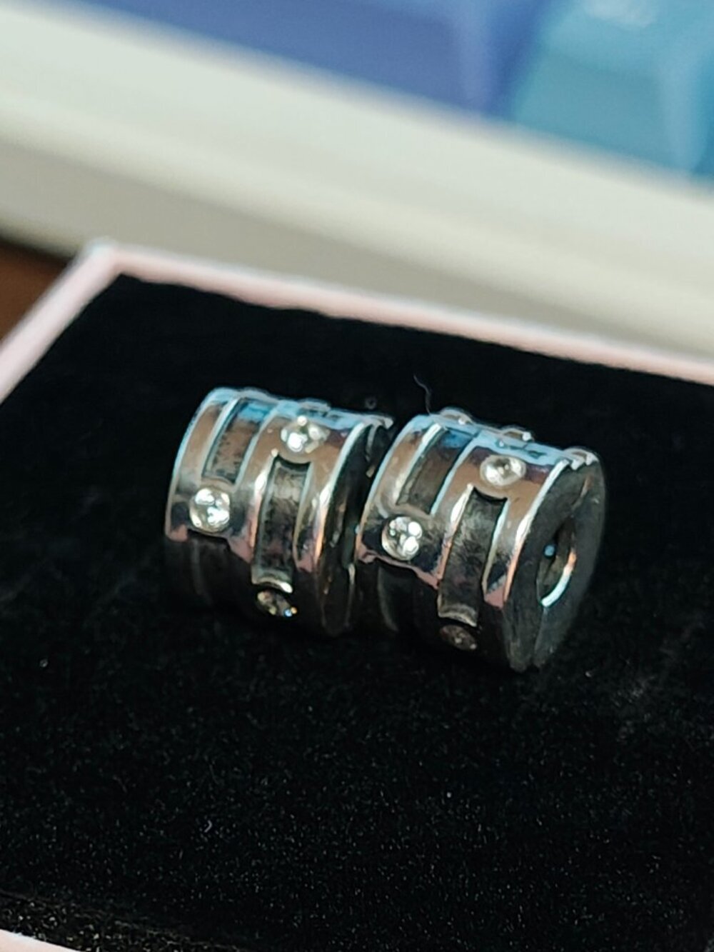 Authentic Pandora Sparkling Clip Set (2) with Clear CZ – 790291CZ Sterling Silve